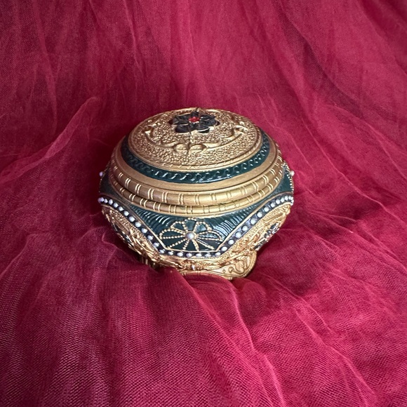 Anastasia Music Box by San Francisco Music Box Company - Picture 6 of 8